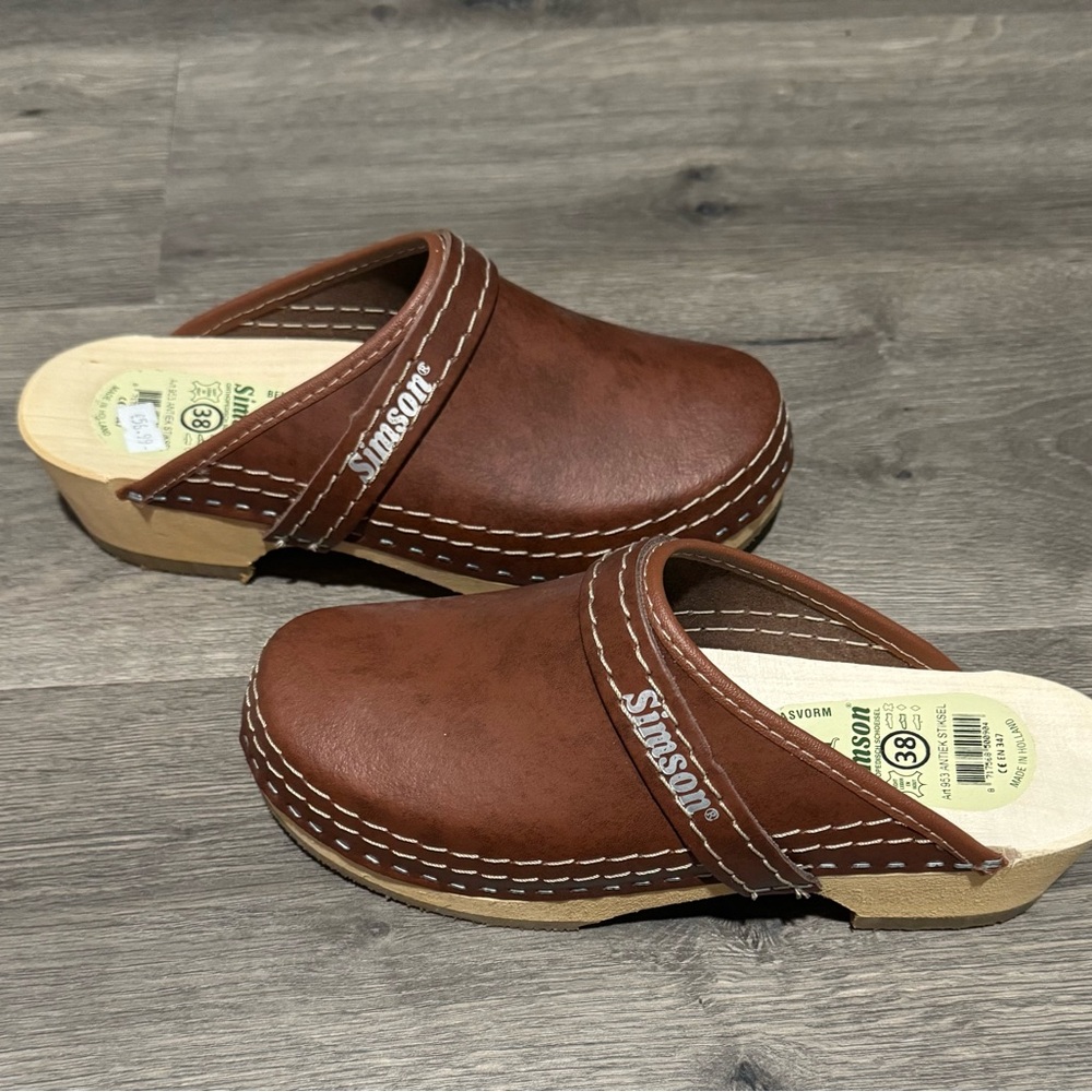 Women's Brown Leather Clogs - Picture 2 of 6